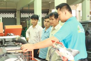 สาธารณรัฐประชาธิปไตยประชาชนลาว เข้าศึกษาดูงานการจัดการเรียนการสอน แผนกวิชาช่างยนต์ วิทยาลัยการอาชีพบ้านไผ่